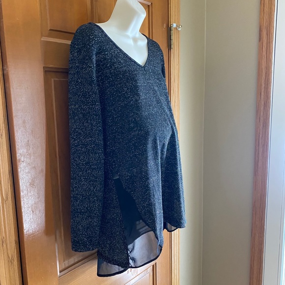 NEW Maternity Holiday Blouse, size Large - Picture 2 of 3